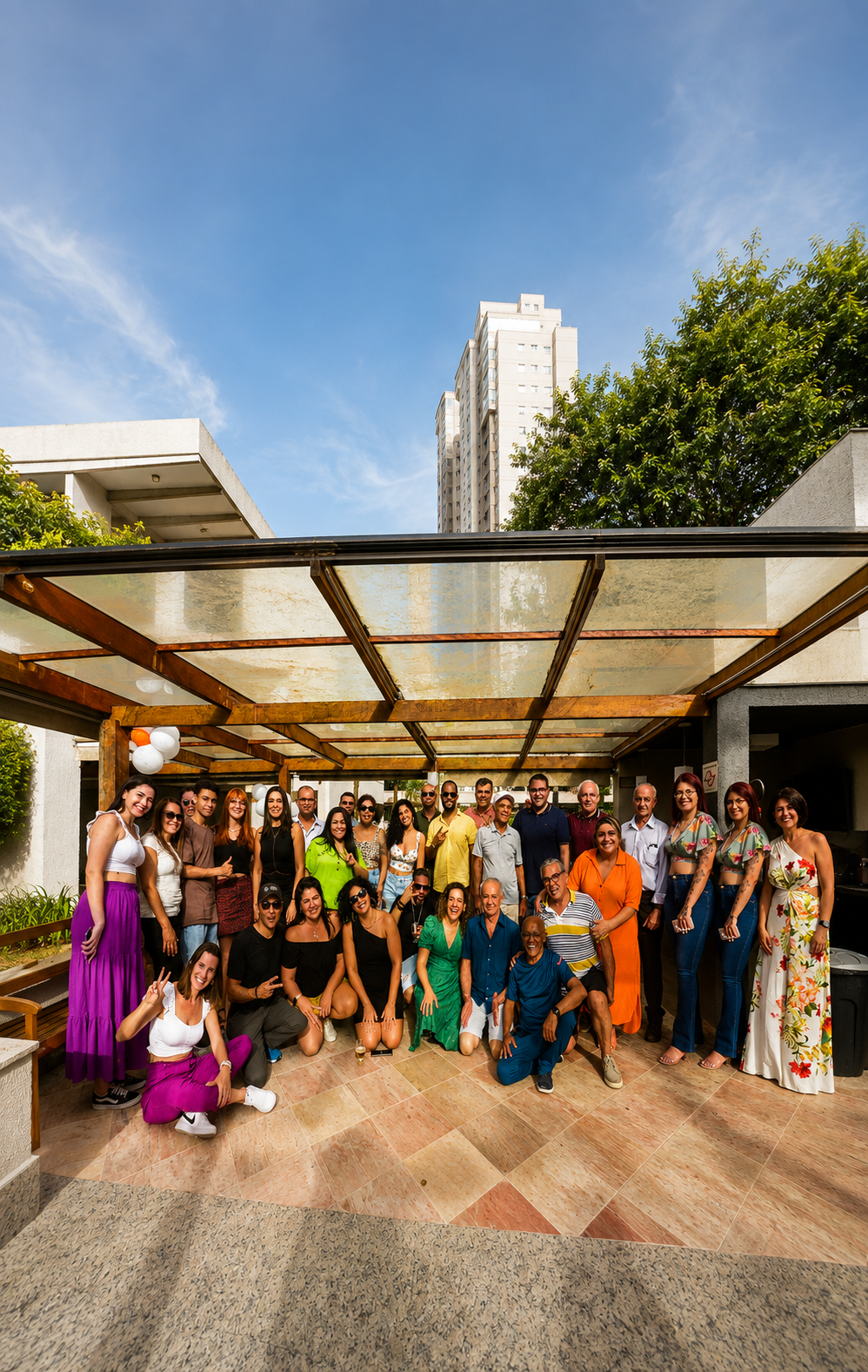 Confraternização de equipe corporativa fotografada em São Paulo